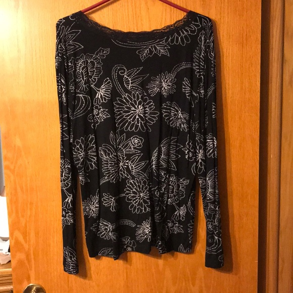 Top - Picture 2 of 2